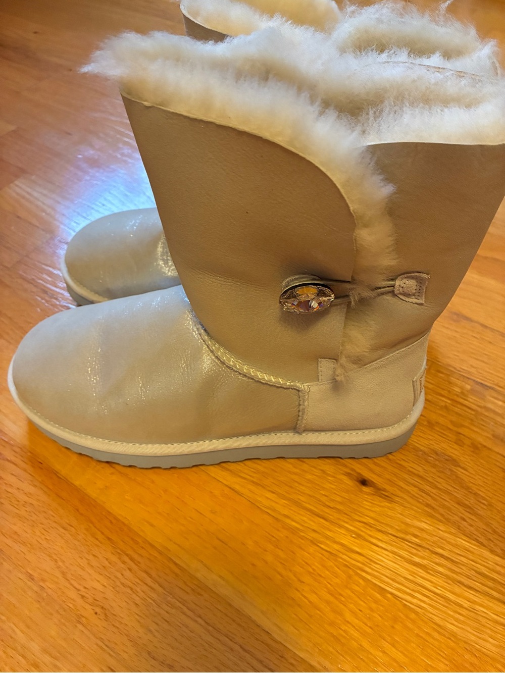NEW W/ BOX UGG Australia Bailey "I Do" Bridal Boots - Swarovski Crystal Size 10